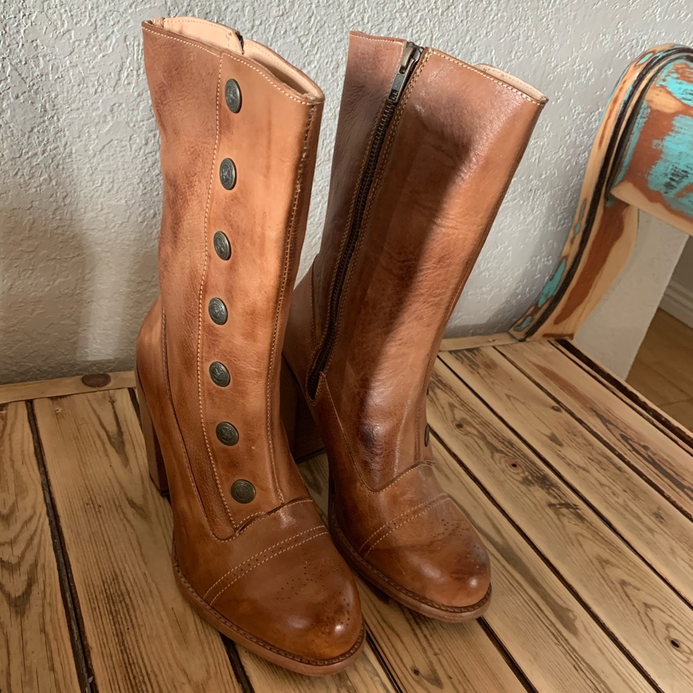 Amelia Boots Size 9